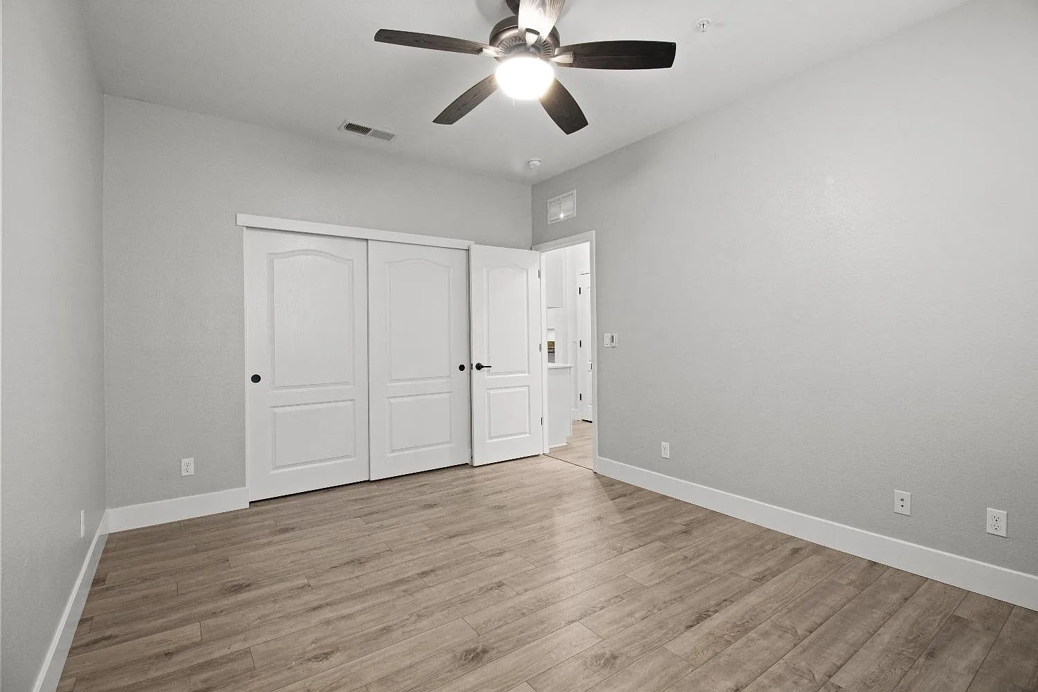 Building Photo - 325 Indian Runner Ct