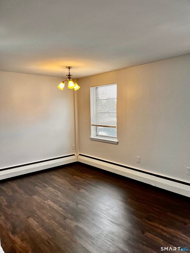 Building Photo - 40 Owen St