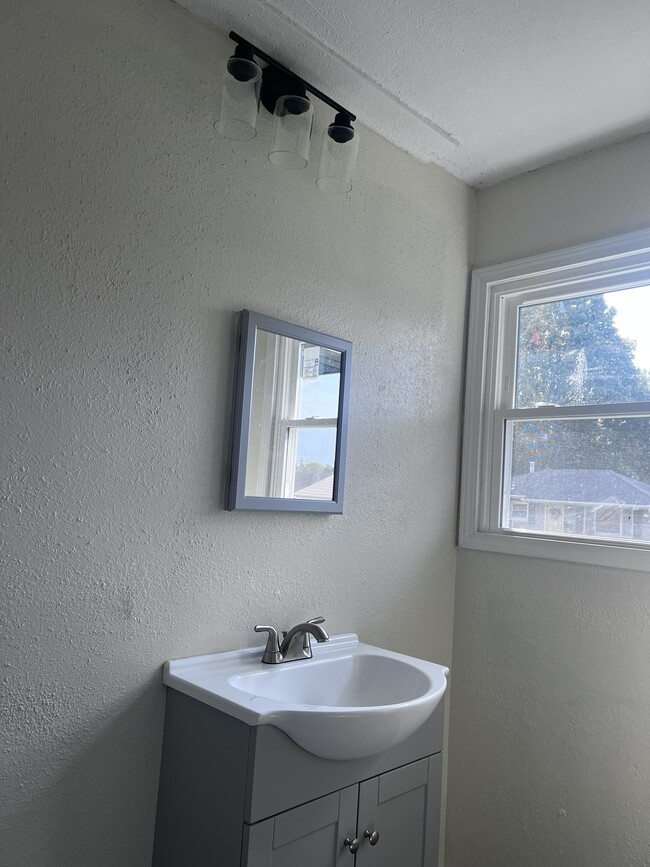 Building Photo - 5349 Pickford Dr