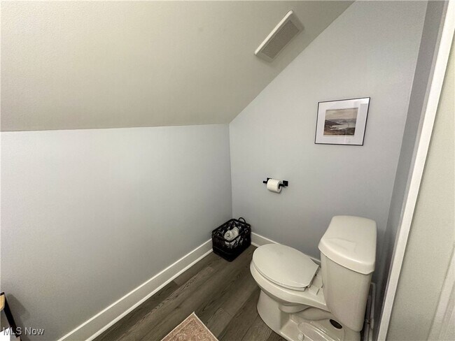 Building Photo - 3942 W 160th St