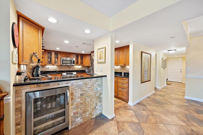 Building Photo - 533 Oak Harbour Dr
