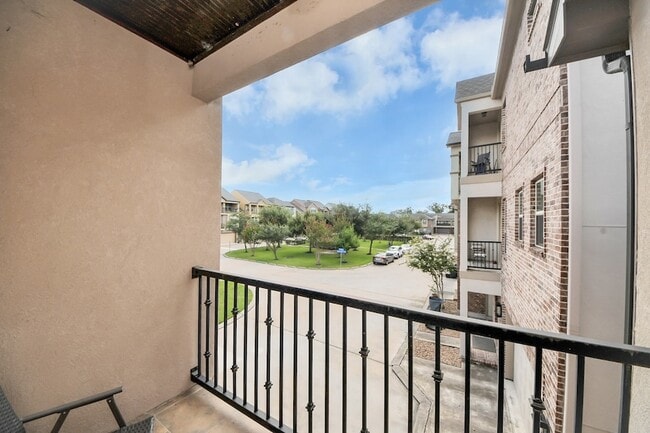 Building Photo - 11045 Upland Forest Dr