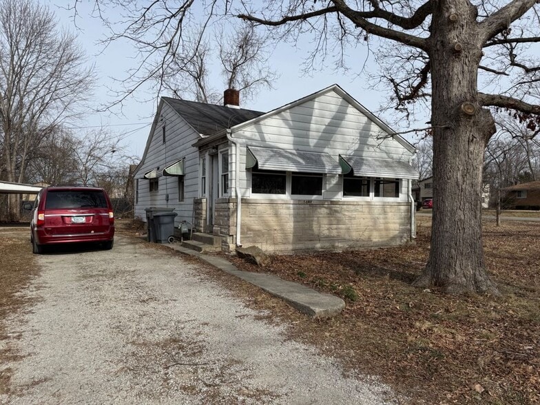 Building Photo - 5834 E 20th St