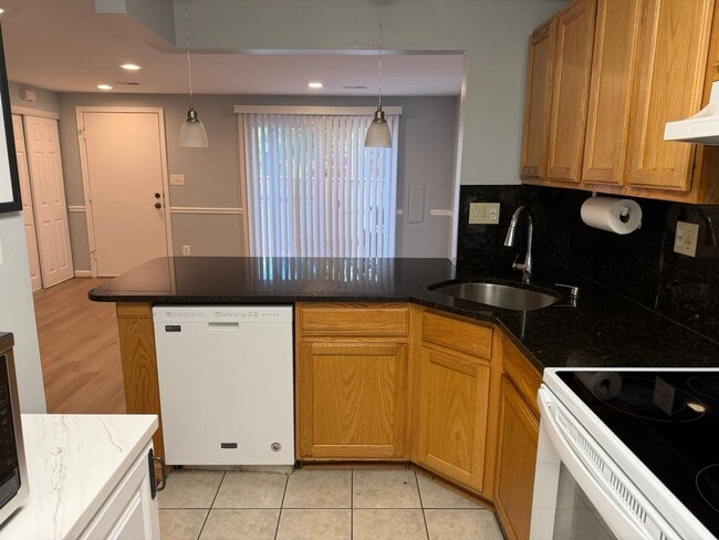 Building Photo - 8872 Welbeck Way