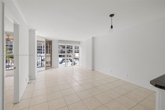Building Photo - 1915 Brickell Ave
