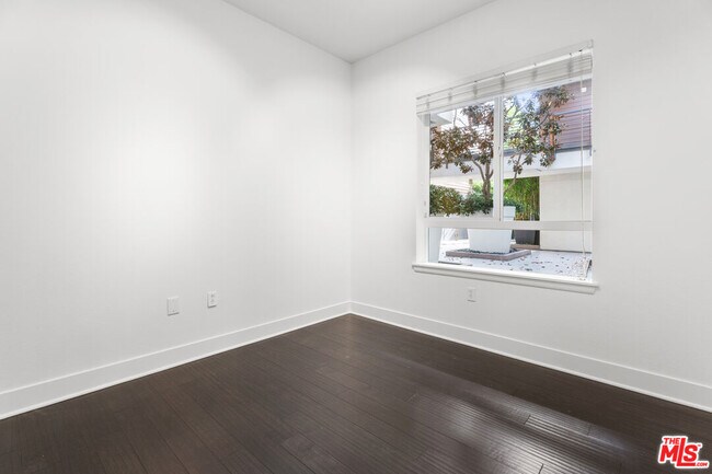 Building Photo - 12920 W Runway Rd