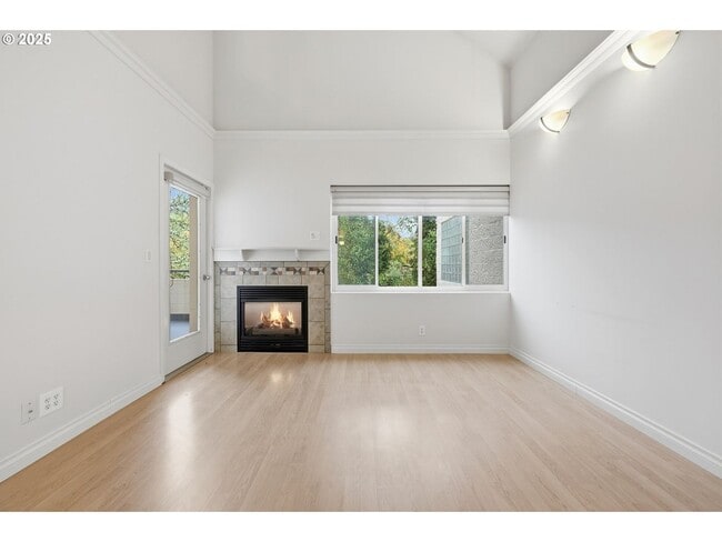 Building Photo - Rare 2 Bed 2 Bath + Loft Quintet Condo with Resort-Style Living in Portland’s West Hills