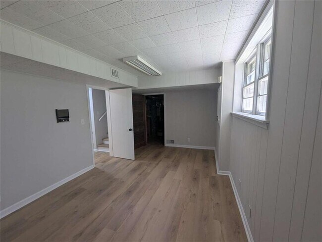 Building Photo - 4020 Kelden Ct SW