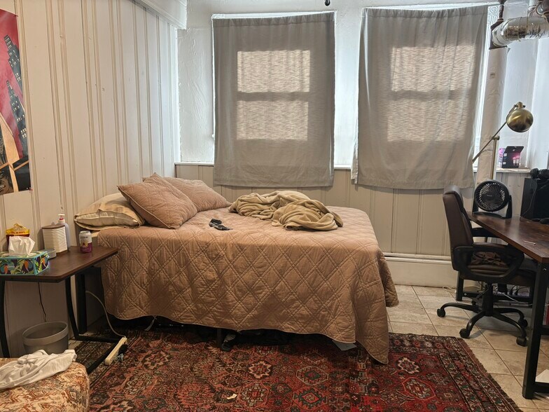 Building Photo - 1050 Commonwealth Ave