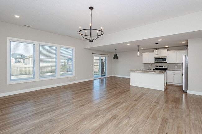 Building Photo - 4919 Kenora Dr