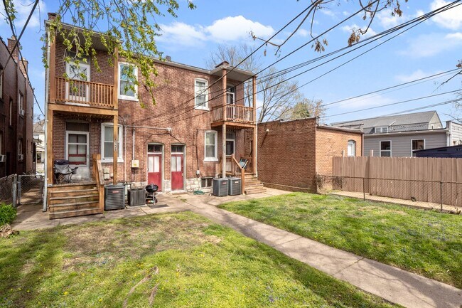 Building Photo - Junie B. Aiata