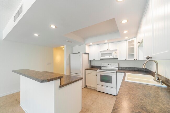Building Photo - 8090 A1A S