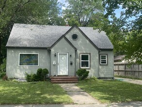 Building Photo - 605 12th St N