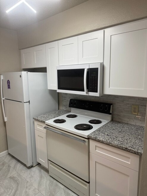 Building Photo - 5630 Boca Raton Blvd