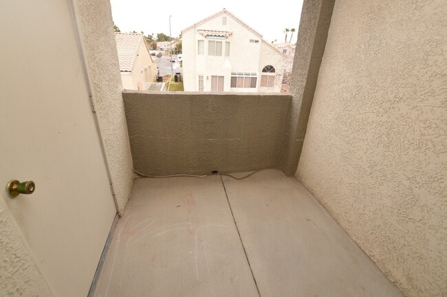 Building Photo - 3151 N Soaring Gulls Dr