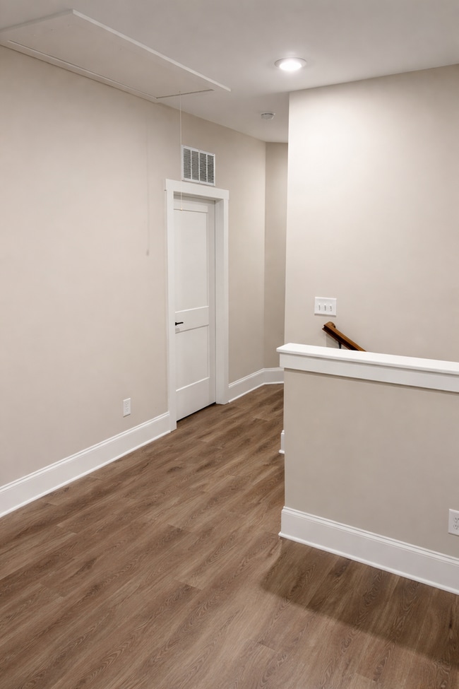 Building Photo - 3BR Townhome • End-Unit • New Build • 2-Car Garage