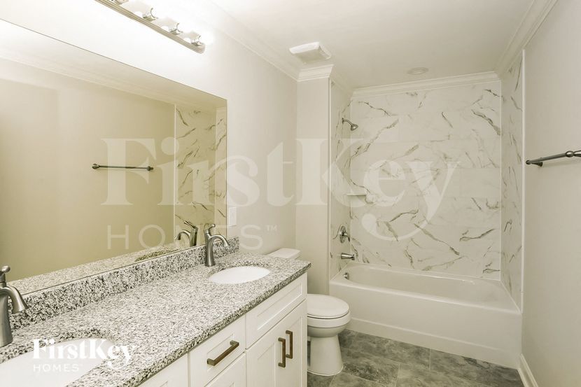 Building Photo - 1242 Pless St NW