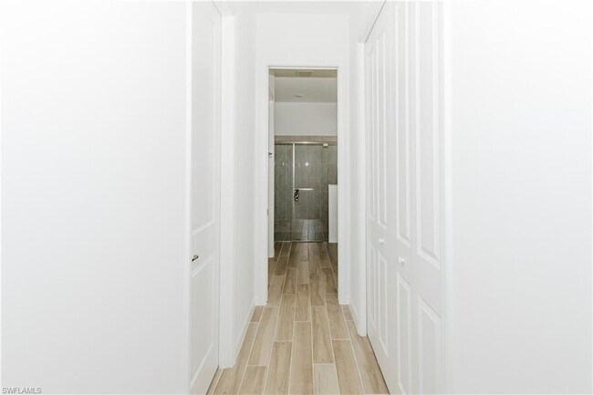 Building Photo - 5947 Sunningdale St