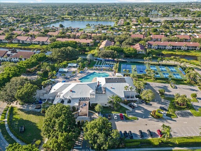 Building Photo - 5415 Verona Dr