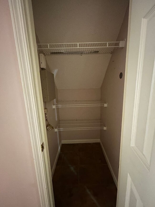 Building Photo - 273 Ivy Pl