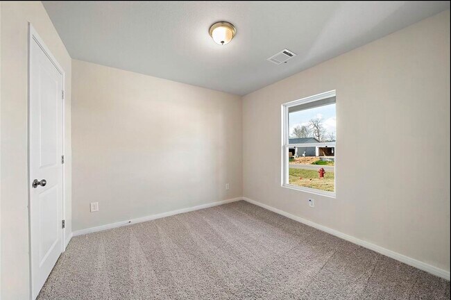 Building Photo - 149 Ivy St