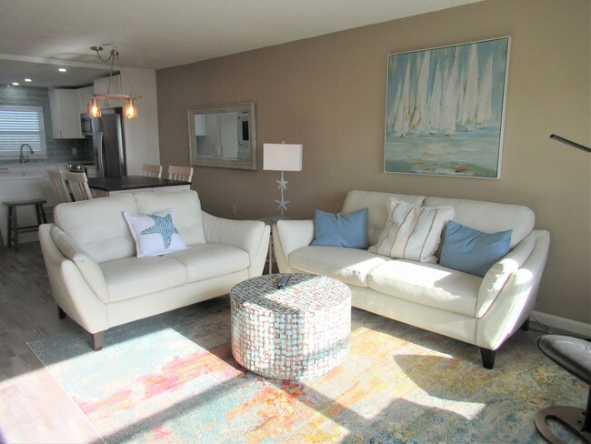 Building Photo - Waterview Furn. 55+ Sea Towers Condo - 1BR...