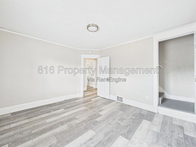 Building Photo - 3205 E 31st St