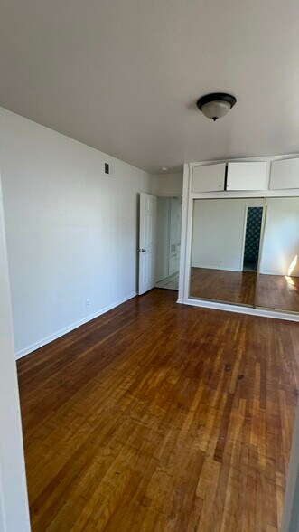 Building Photo - 10063 Faywood St