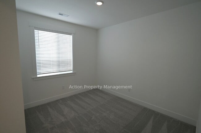 Building Photo - Beautiful New 3 Bed 2 Bath Home in Rolling Hills – Built in 2025