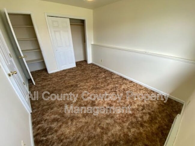 Building Photo - 509 E Curtis St