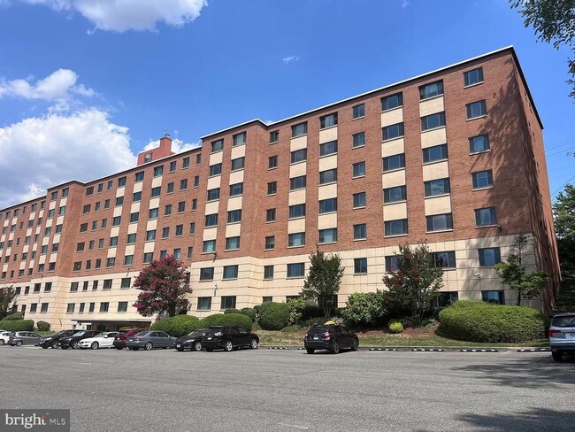 Building Photo - 1200 Arlington Rd