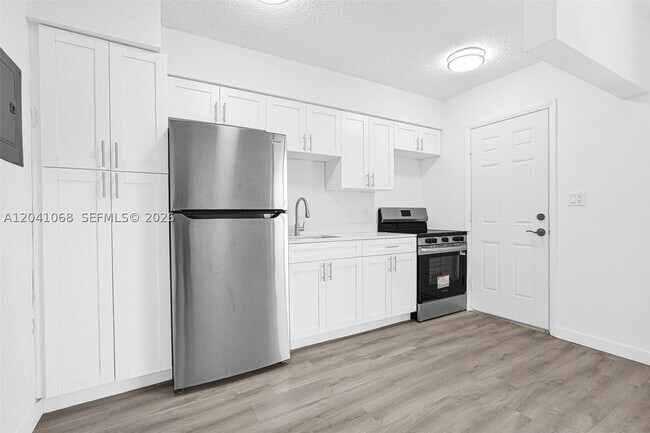 Building Photo - 13210 Memorial 205