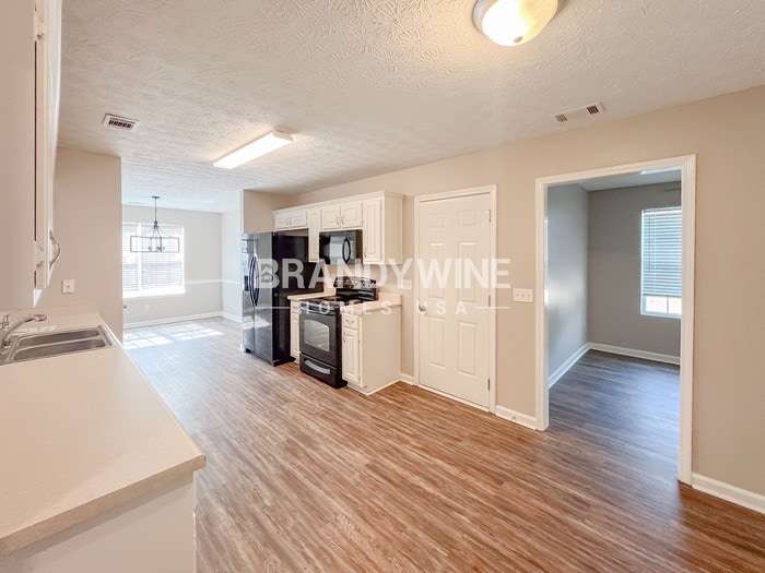 Building Photo - 30 Aspen Forest Dr