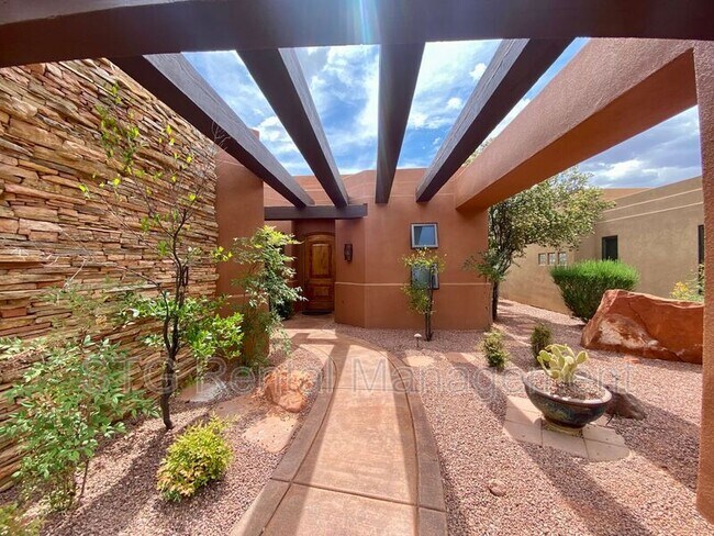 Building Photo - 2336 2336 W Entrada Trail