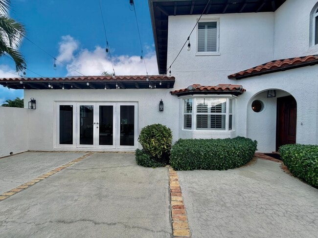 Building Photo - 6401 Travis Rd