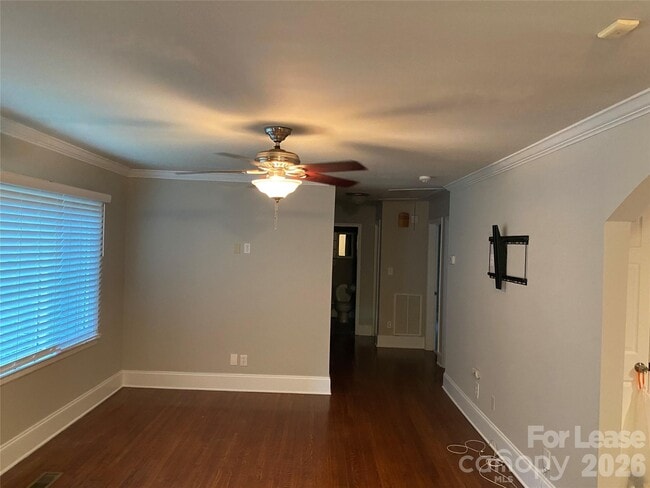 Building Photo - 1323 Carolyn Dr