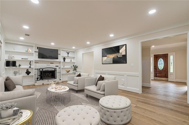 Building Photo - 2911 Bentwood Dr