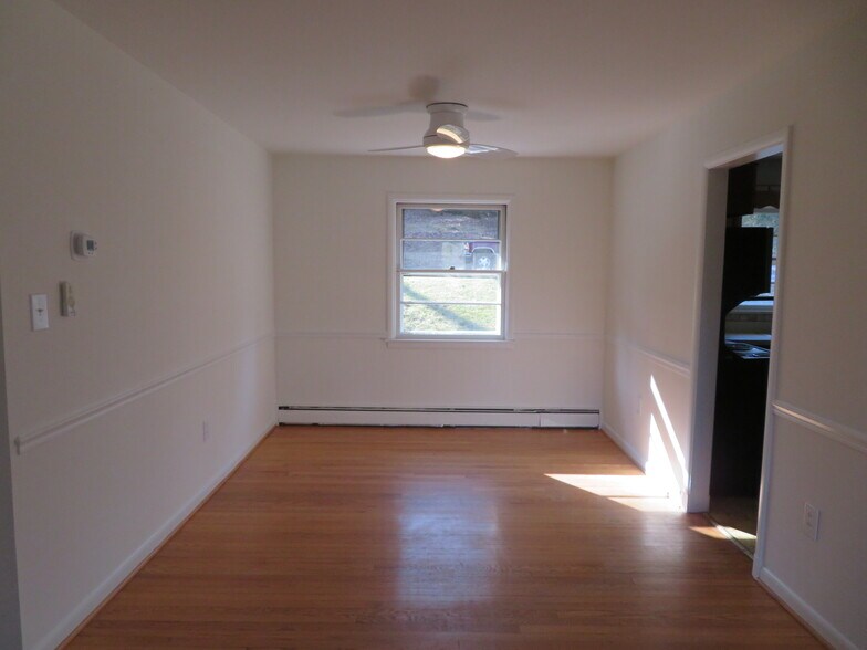 Building Photo - 26 Lakeside Dr