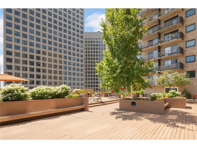 Building Photo - 66 9th St E