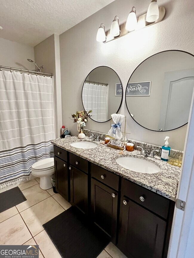 Building Photo - 125 Walnut Wy