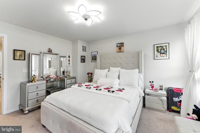 Building Photo - 406 Honeyberry Ln