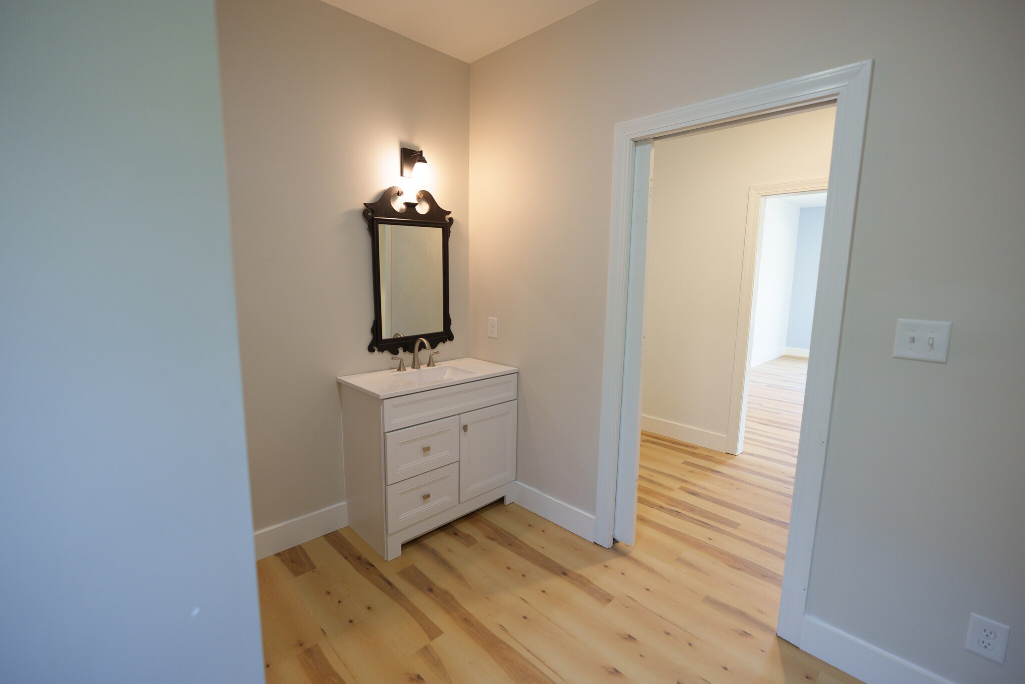 Building Photo - 60 Madison Dr