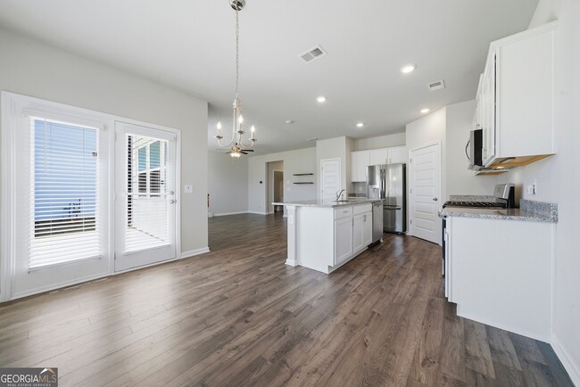 Building Photo - 59 Silver Birch Pass