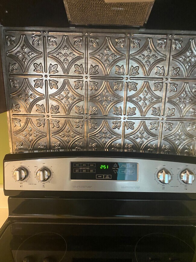 Building Photo - 6 Sequoia Ct