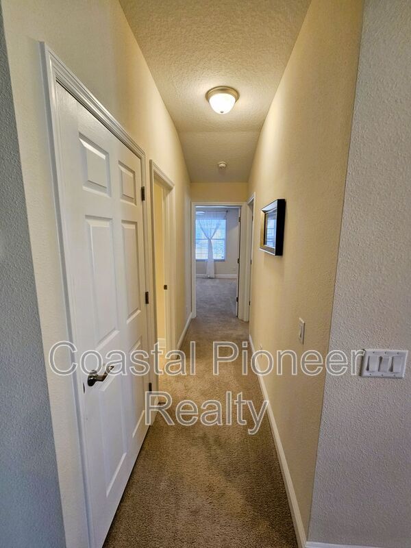 Building Photo - 11541 Crowned Sparrow Ln