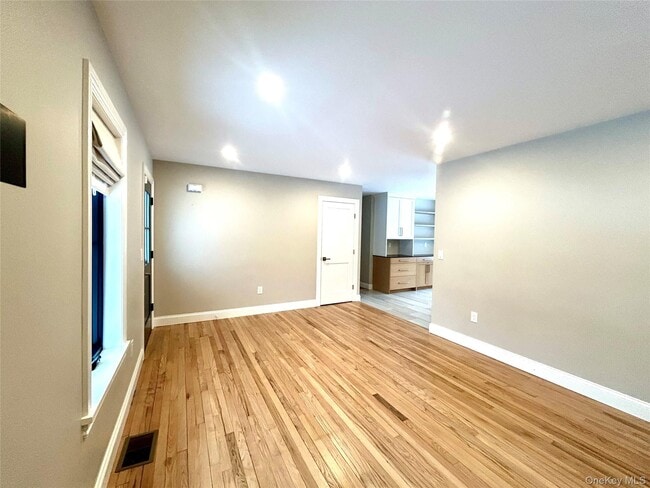 Building Photo - 49 Hackensack Heights Rd