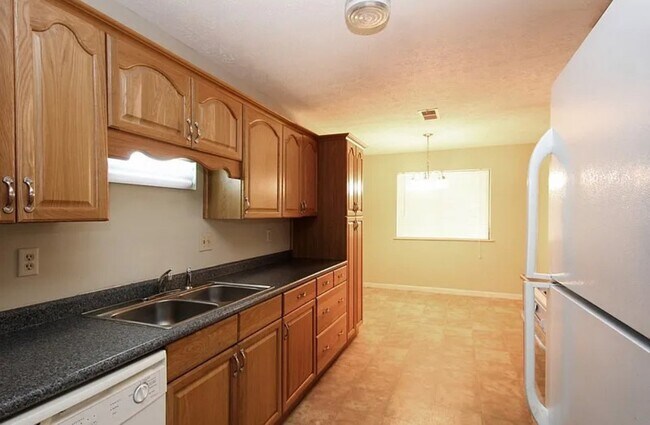 Building Photo - 2604 Wildflower Ln SW