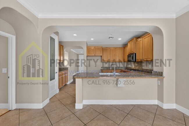 Building Photo - Spacious 3-Bed, 2-Bath Retreat on Charm Way