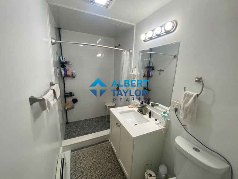 Building Photo - 21 Moraine St