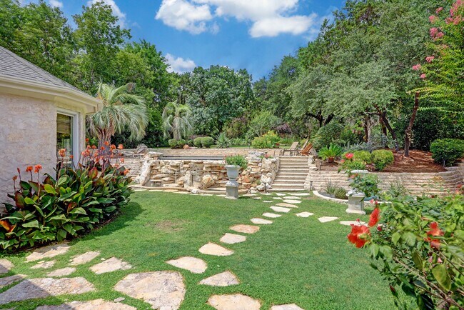 Building Photo - 102 Wood Trail